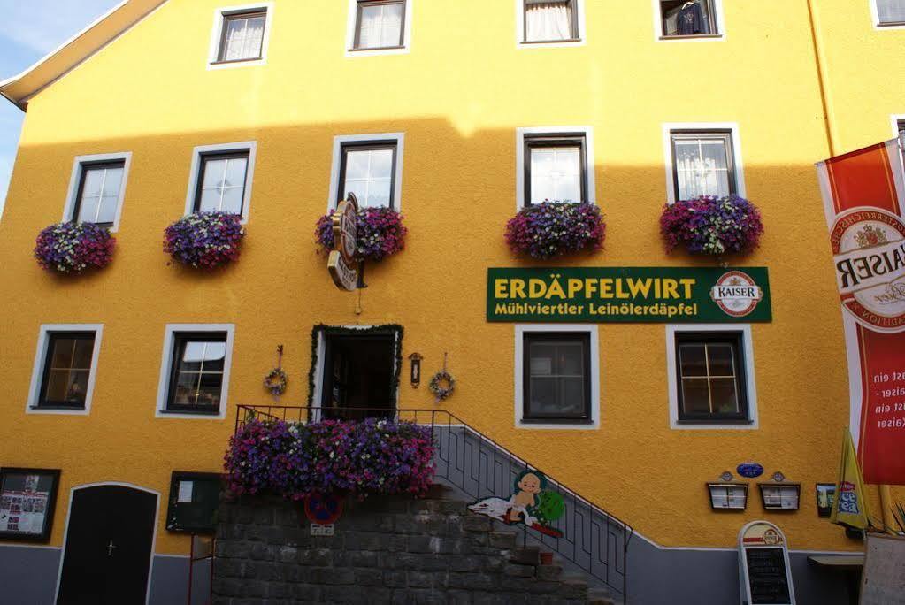 Gasthof 'Zum Alten Turm' Haslach an der Mühl Exteriör bild